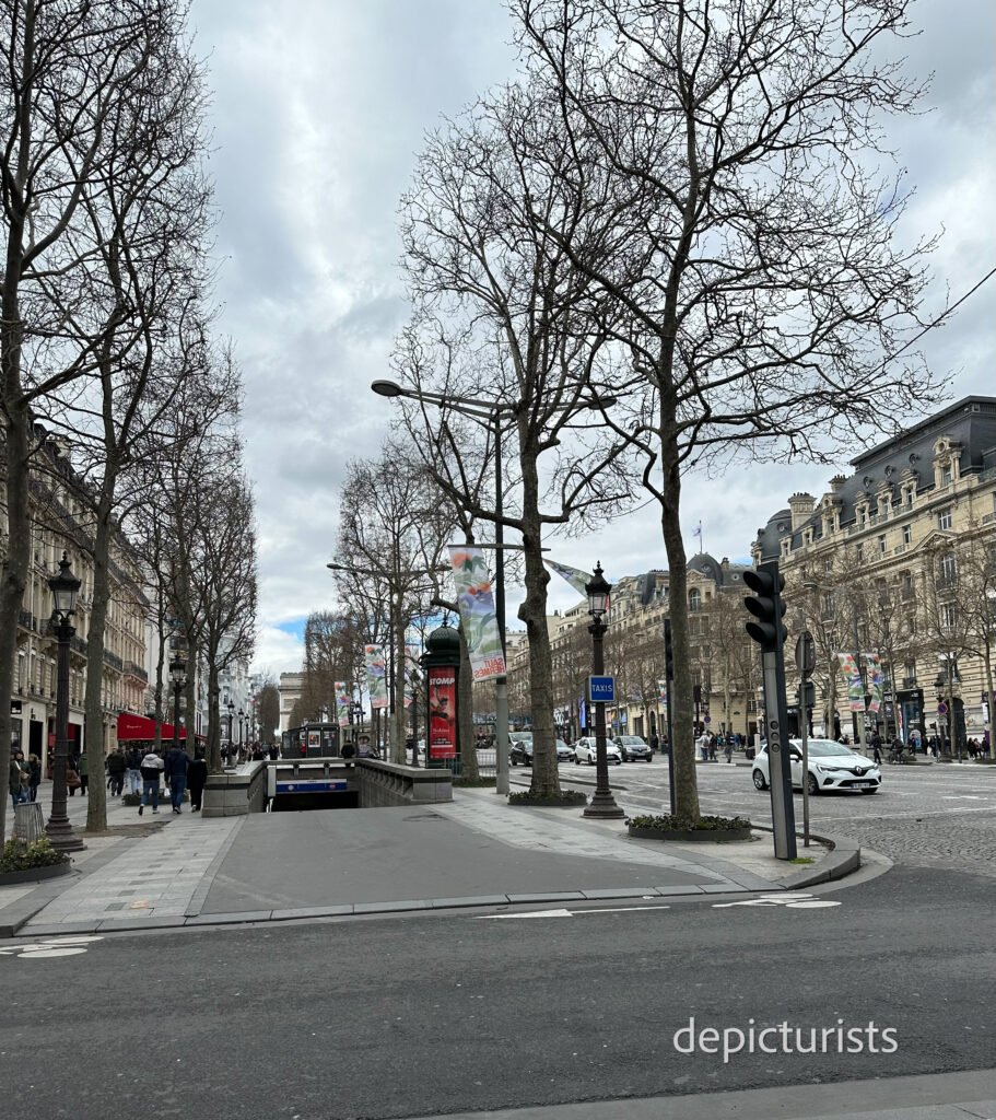 6 Days Romantic Trip to Paris for Couples