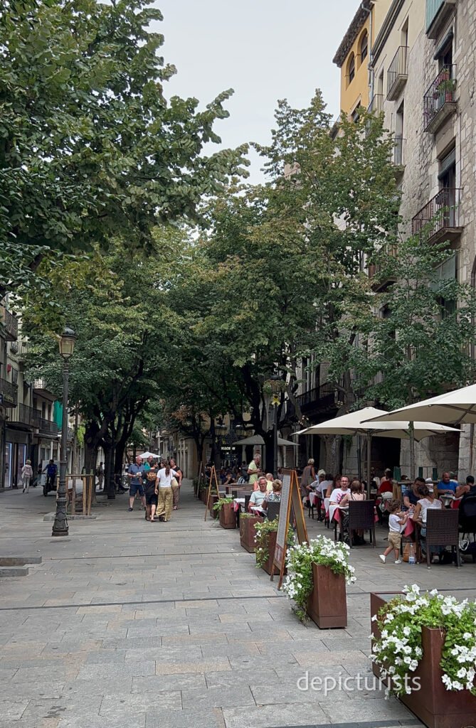 City Stroll: Beyond the Tourist Trail