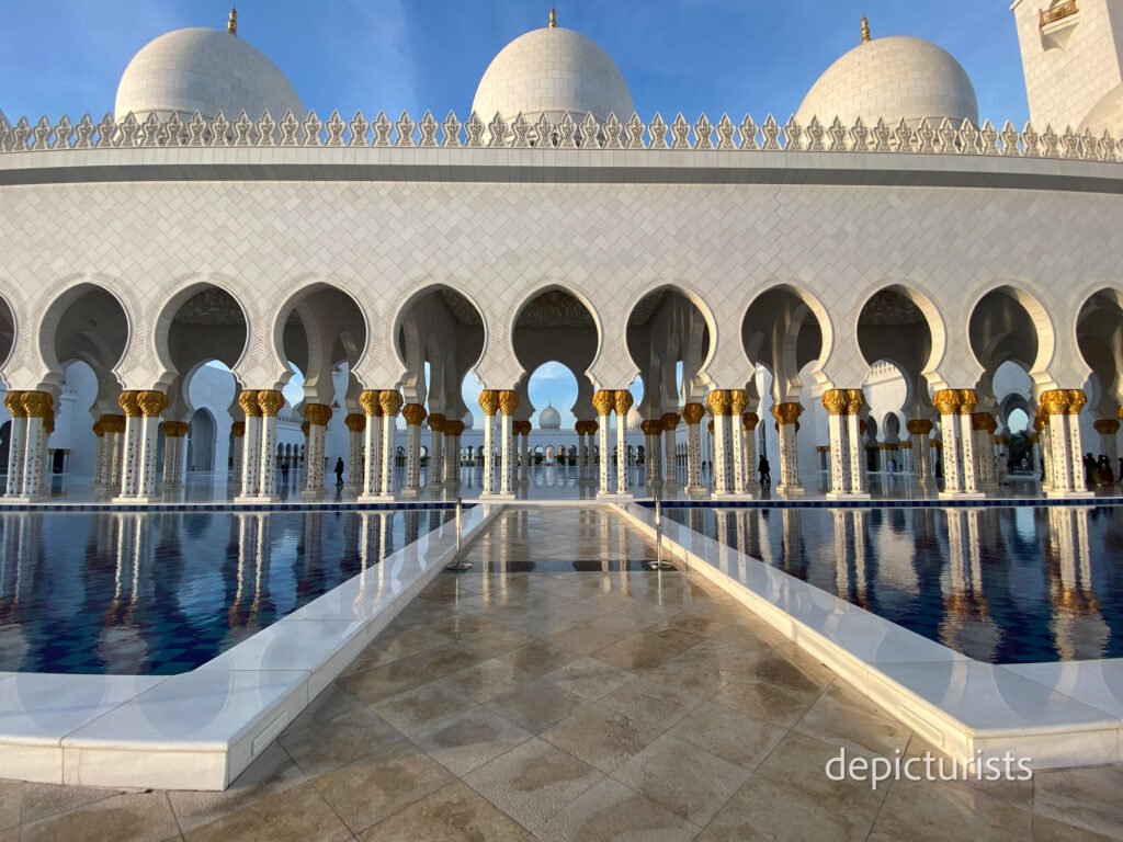 Sheikh Zayed Grand Mosque outside
