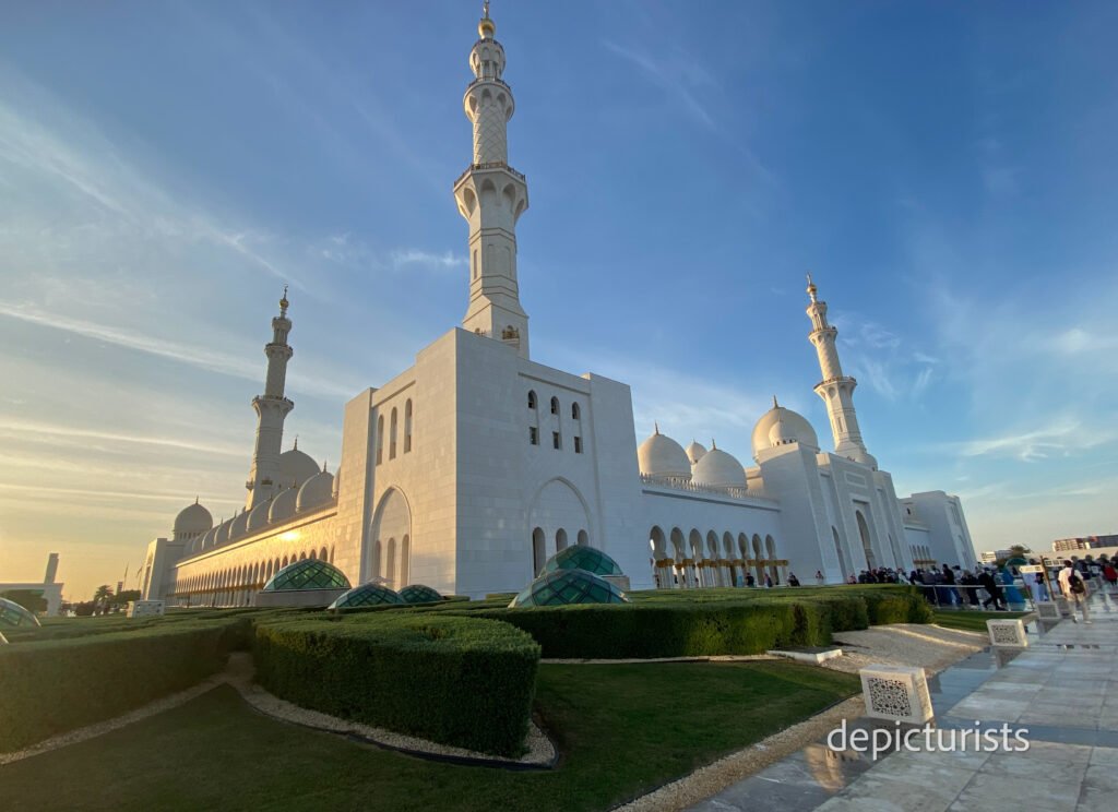 Sheikh Zayed Grand Mosque - outside