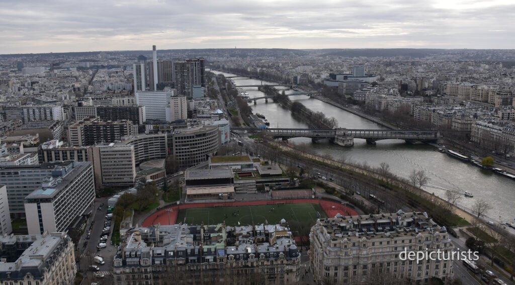 10 Essential Tips for Beginner Travel Bloggers: A Roadmap to Success