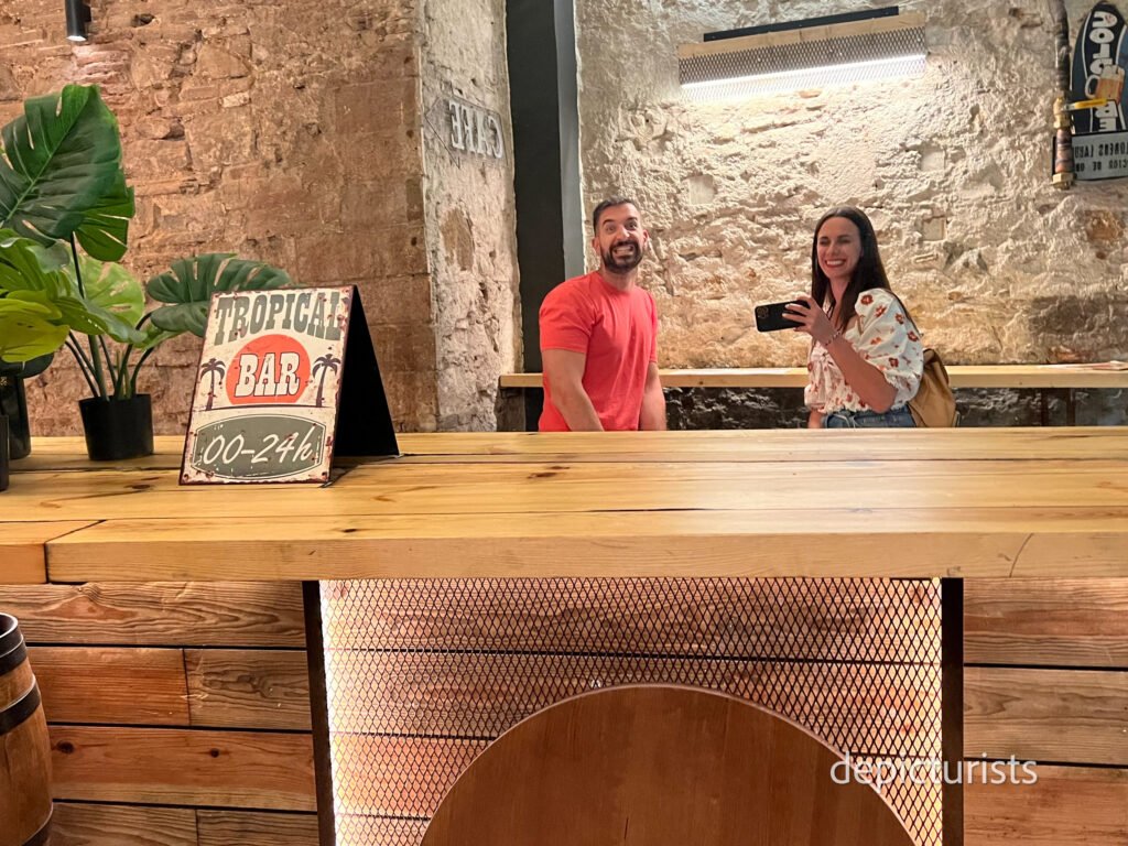 Depicturists - Traveling with your Significant Other: Pros and Cons